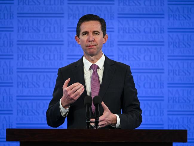 Australian Trade Minister Simon Birmingham delivers his speech at the National Press Club in Canberra, Wednesday, June 17, 2020. (AAP Image/Lukas Coch) NO ARCHIVING