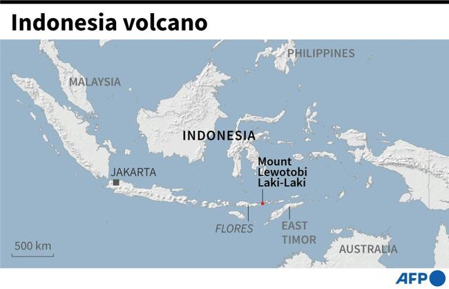 Map of Indonesia locating Mount Lewotobi Laki-Laki on the island of Flores