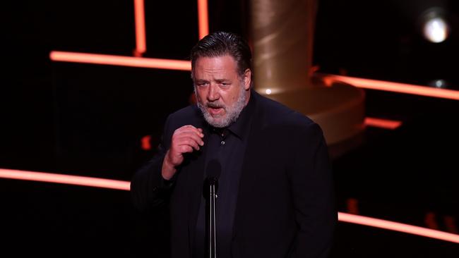 Russell Crowe offers tips to winners at the AACTA Awards at the Sydney Opera House. Picture: Getty Images