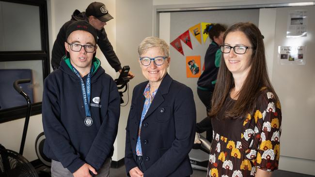 Barwon Valley School student Nick English, TAC chief executive Tracey Slatter and Barwon Valley School physiotherapist Marian O’Gorman.