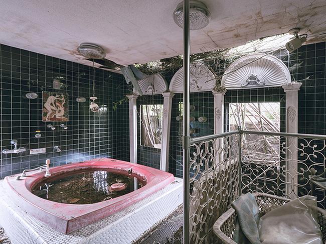 Thissen loves exploring abandoned buildings in Japan as they are normally the best preserved. (Picture: Bob Thissen/Caters)