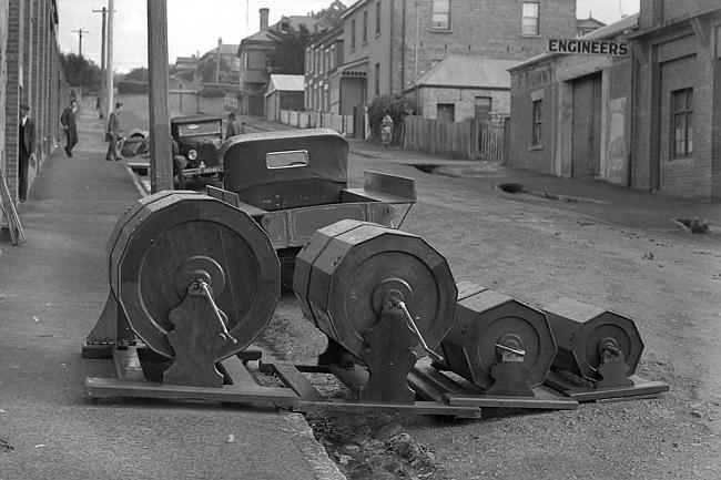 Gladstone Street in Salamanca Place with the Tattersall’s barrels on the move.