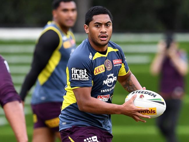 Brisbane Broncos unveil 30-year heritage jersey for 2018 NRL season