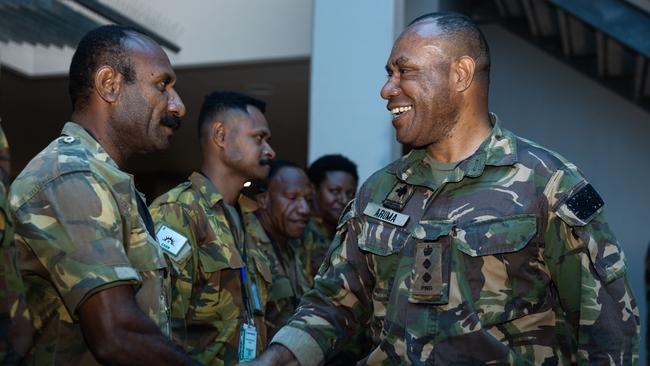 Deputy Commander 3rd Brigade Colonol Boniface Aruma welcomes Papua New Guinea Defence Force members on Exercise Kumul Exchange, on 06 September 2024, at Lavarack Barracks, Townsville. PHOTO: CPL Guy Sadler