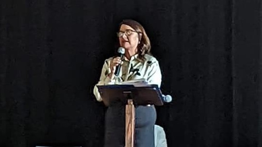 South-West Coast MP Roma Britnell addresses the crowd at a forum demanding action after Portland's hospital temporarily closed its birthing suite. Picture: Supplied