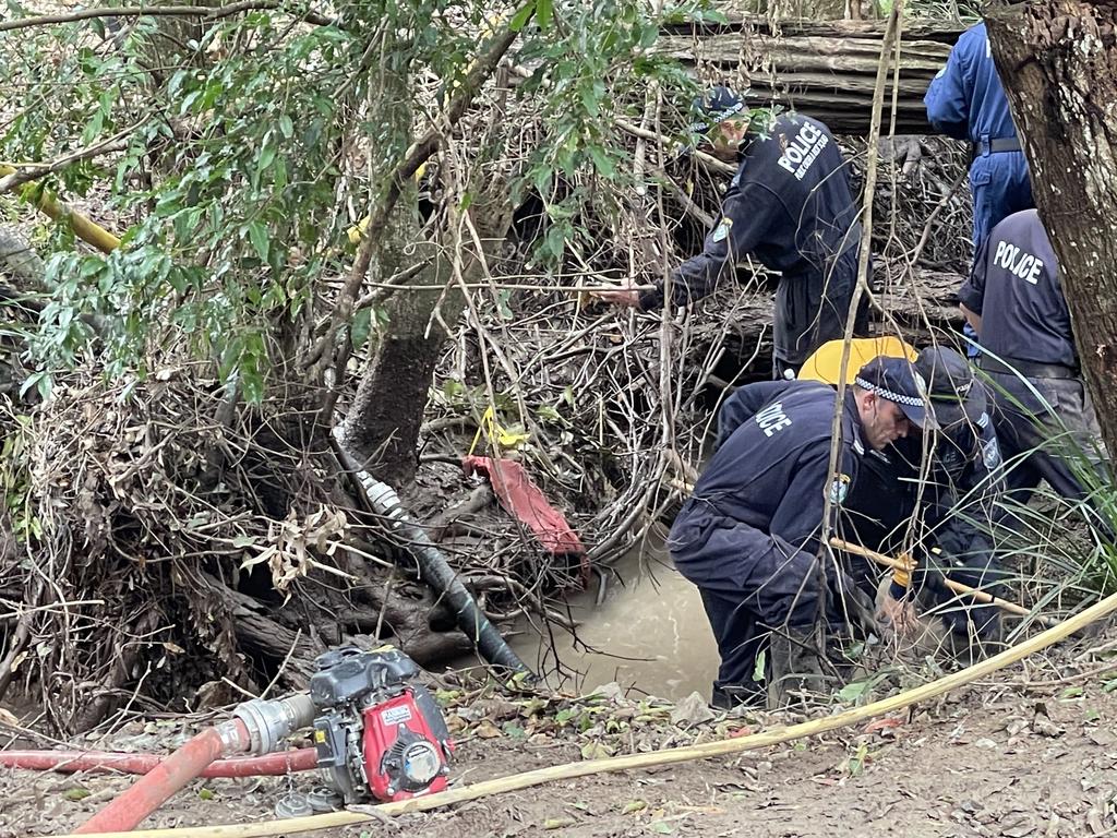 William Tyrrell search Police find red fabric near Kendall