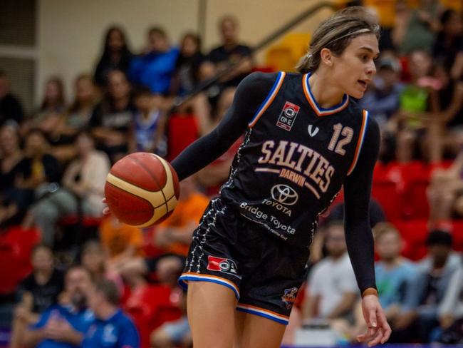 Erin Bollmann scored 10 points for the Darwin Salties against the Rockhampton Cyclones. Picture: Ben Thompson.