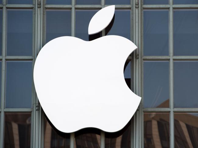 (FILES) This file photo taken on September 07, 2016 shows  The Apple logo is seen on the outside of Bill Graham Civic Auditorium before the start of an event in San Francisco, California on September 7, 2016. Strong Apple earnings boosted Wall Street stocks early February 1, 2017 ahead of an afternoon monetary policy announcement by the US Federal Reserve. Apple surged 5.0 percent after reporting record revenues of $78.4 billion in the first quarter due to its highest-ever volume of iPhone sales at 78.3 million.  / AFP PHOTO / Josh Edelson