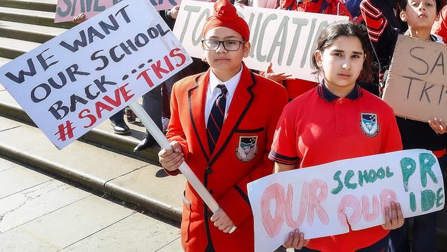 MELBOURNE, AUSTRALIA - NewsWire Photos 04 AUGUST 2022 :  Students and parents of the international school Colmont based in Kilmore, country Victtoria , protest outside Parliament House. Administrators were appointed last week to oversee the school after it became financially insolvent. Picture : NCA NewsWire / Ian Currie