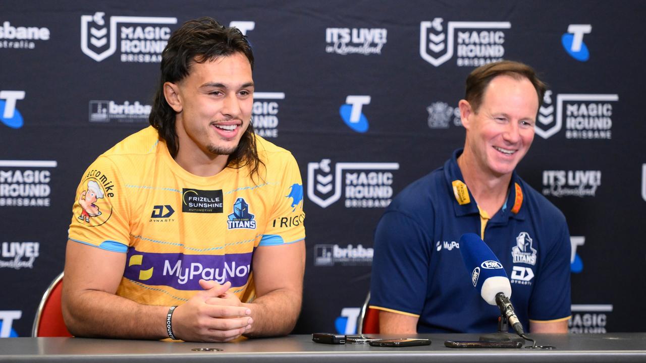 Tino Fa'asuamaleaui (L) and Justin Holbrook were close. Picture: NRL Photos