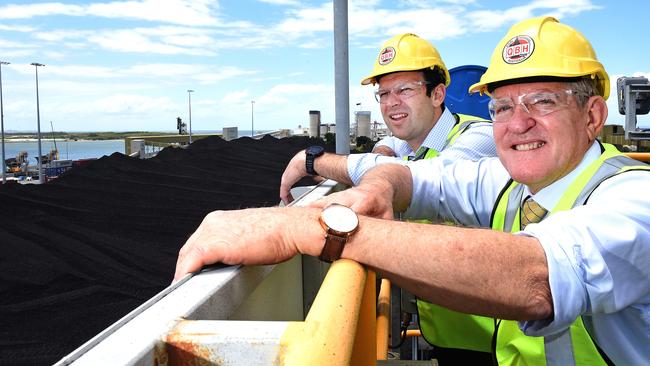 QRC chief Ian Macfarlane and Resources minister Matt Canavan at Port of Brisbane. (AAP image, John Gass)