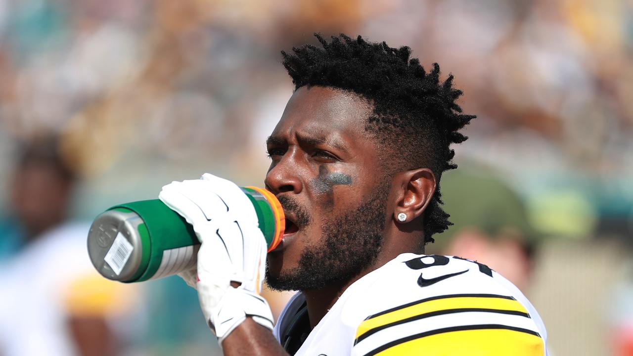 Sports Illustrated - Breaking: Antonio Brown is now a member of The Oakland  Raiders. go.si.com/oemuKq0