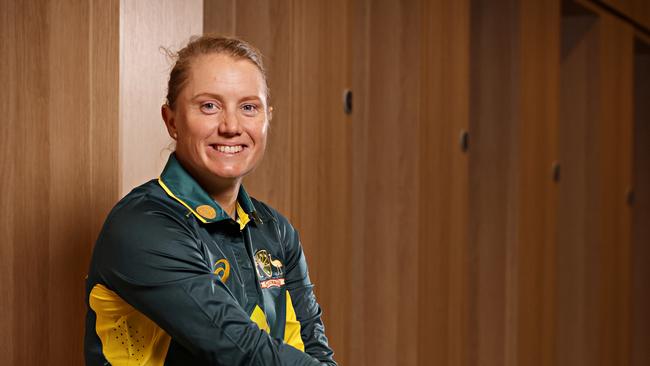 Alyssa Healy could miss a large chunk of the WBBL season after she was reportedly bitten by a dog at home on Saturday night. Picture: Adam Yip