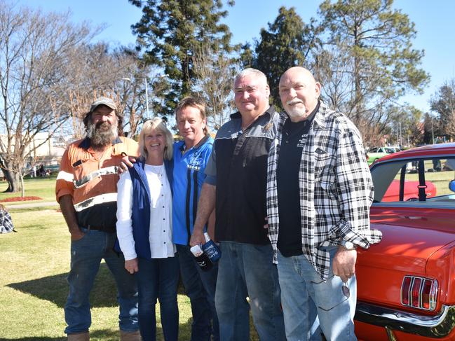 Brett Erhardt, Donna and Barry Hain, Warwick Cruze Inn Club president Phil Farrell, and Dave Hemsworth at the Warwick Cruze Inn Rocks the Park event during Jumpers and Jazz in July 2022. Photo: Jessica Paul / Warwick Daily News