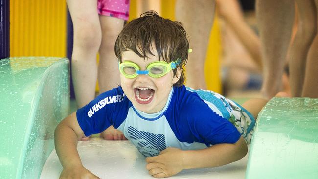 Temperatures are rising in Melbourne and swimmers are looking for the best places to cool off.