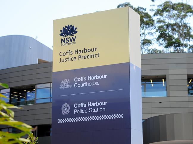 Opening of the new Court House, Justice Precint  in Coffs Harbour. Smoking ceremoney, Andrew Fraser MP,Mark Flanders, David Carriage [smoker], Ms Cassandra Banks, The Hon. Brad Hazzard MP.28 January 2015.Photo Leigh Jensen / Coffs Coast Advocate