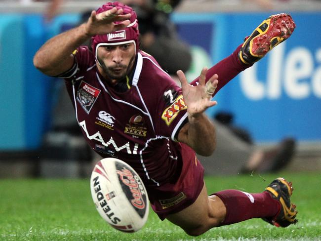 Johnathan Thurston scores the opening try of the 2011 series after overcoming an ankle injury.