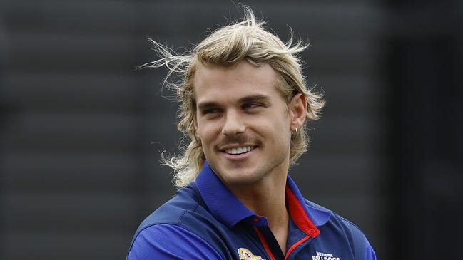 MELBOURNE , AUSTRALIA. February 23 , 2024.  AFL. Western Bulldogs vs Hawthorn at Whitten Oval.   Injured Bulldog Bailey Smith watches on     . Pic: Michael Klein