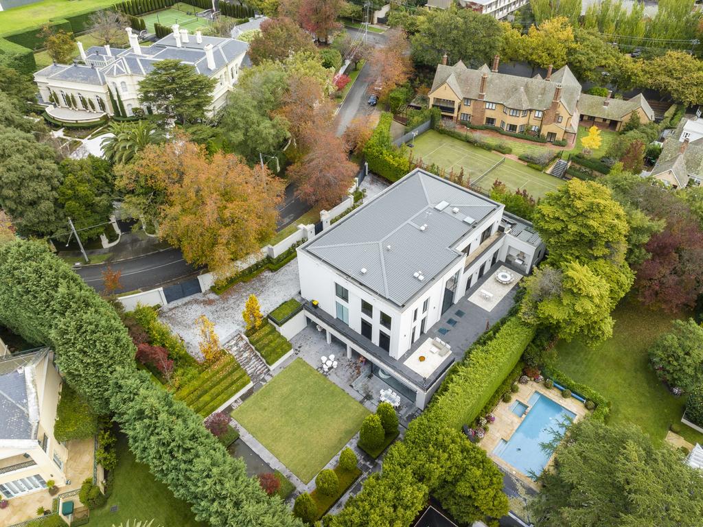 Properties in Toorak, Vic, are being snapped up buy foreign buyers.