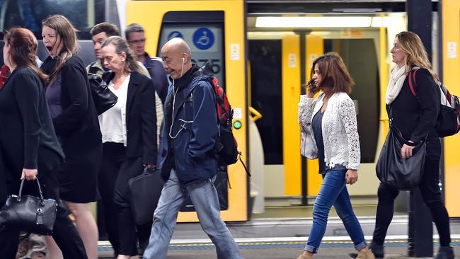 Commuters are being warned to look out for COVID-19 symptoms after a man who travelled from Woy Woy to Sydney this week tested positive. Picture: Troy Snook