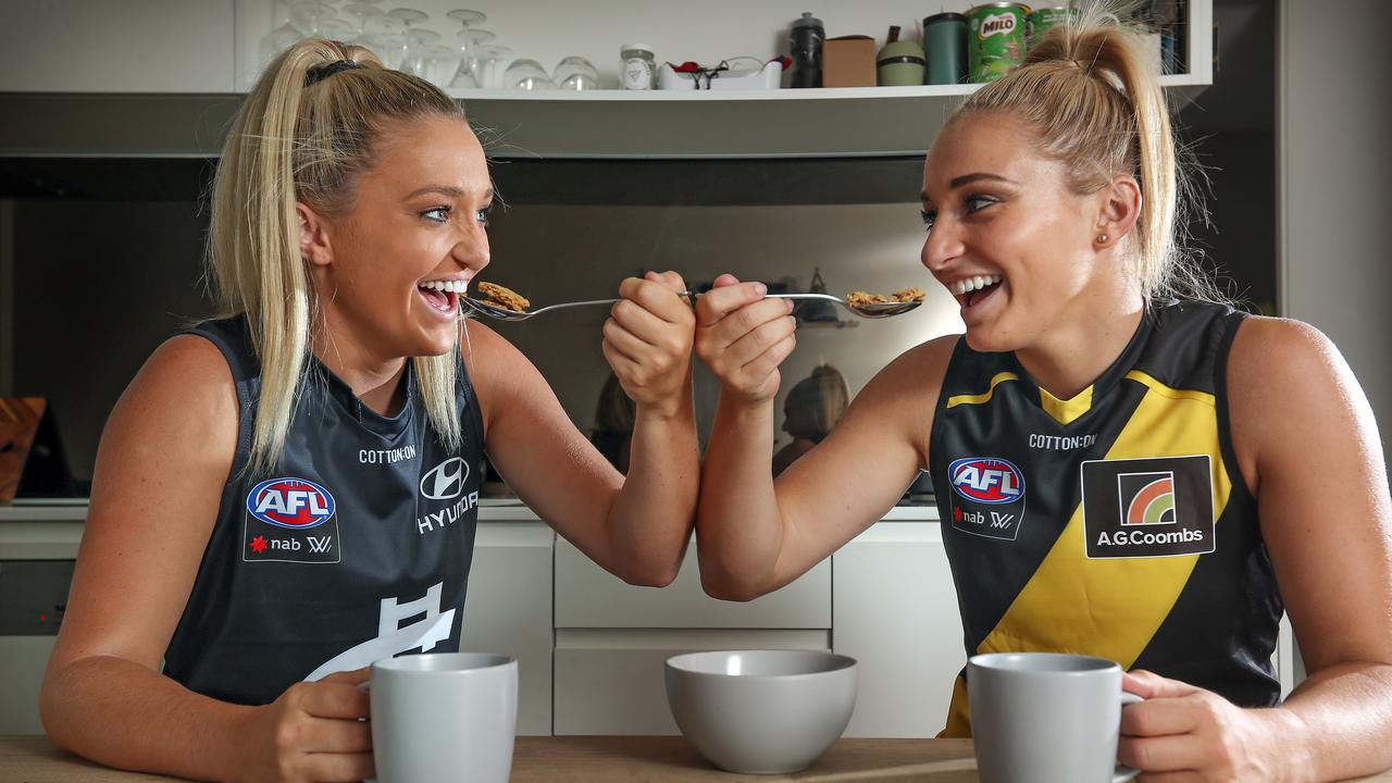 Aflw: Twin Sisters Jess And Sarah Hosking Will Play Against Each Other 