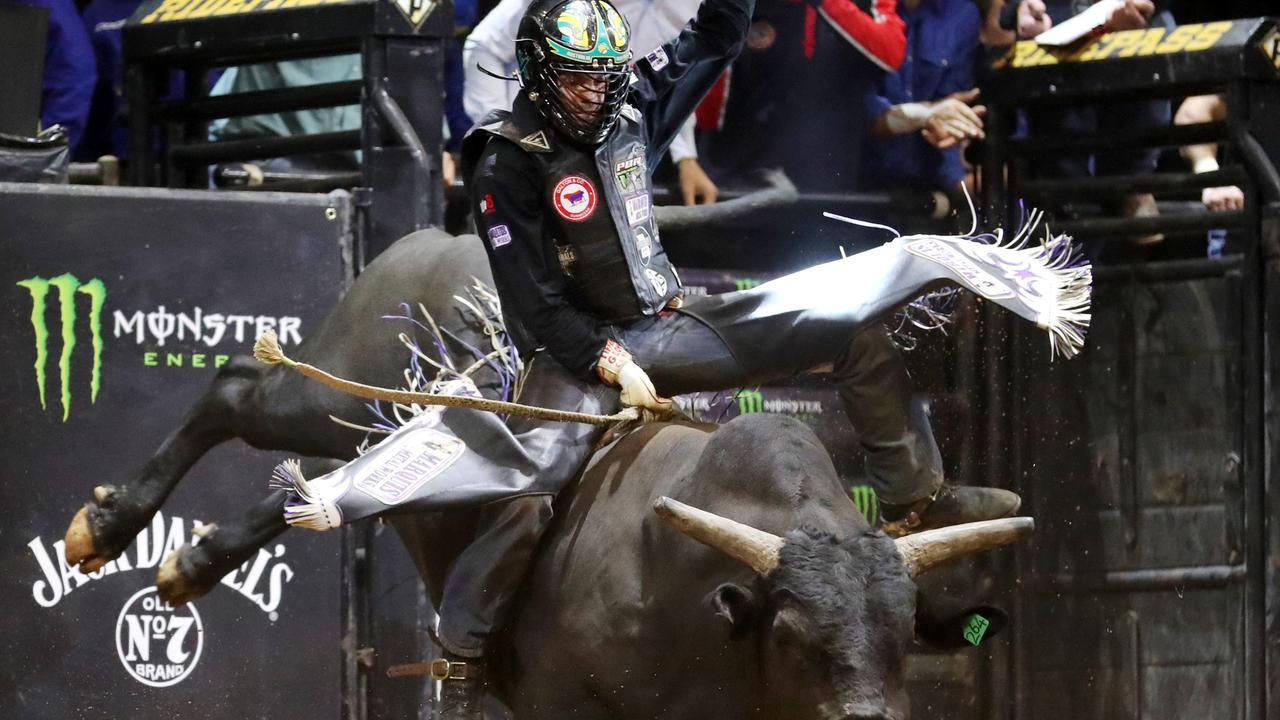 PBR: Richardson takes out Townsville bull riding finals | Townsville ...