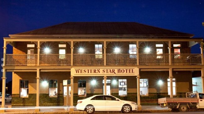 Jefferies and his victim started arguing at the Western Star Hotel in Dubbo. Picture: Facebook