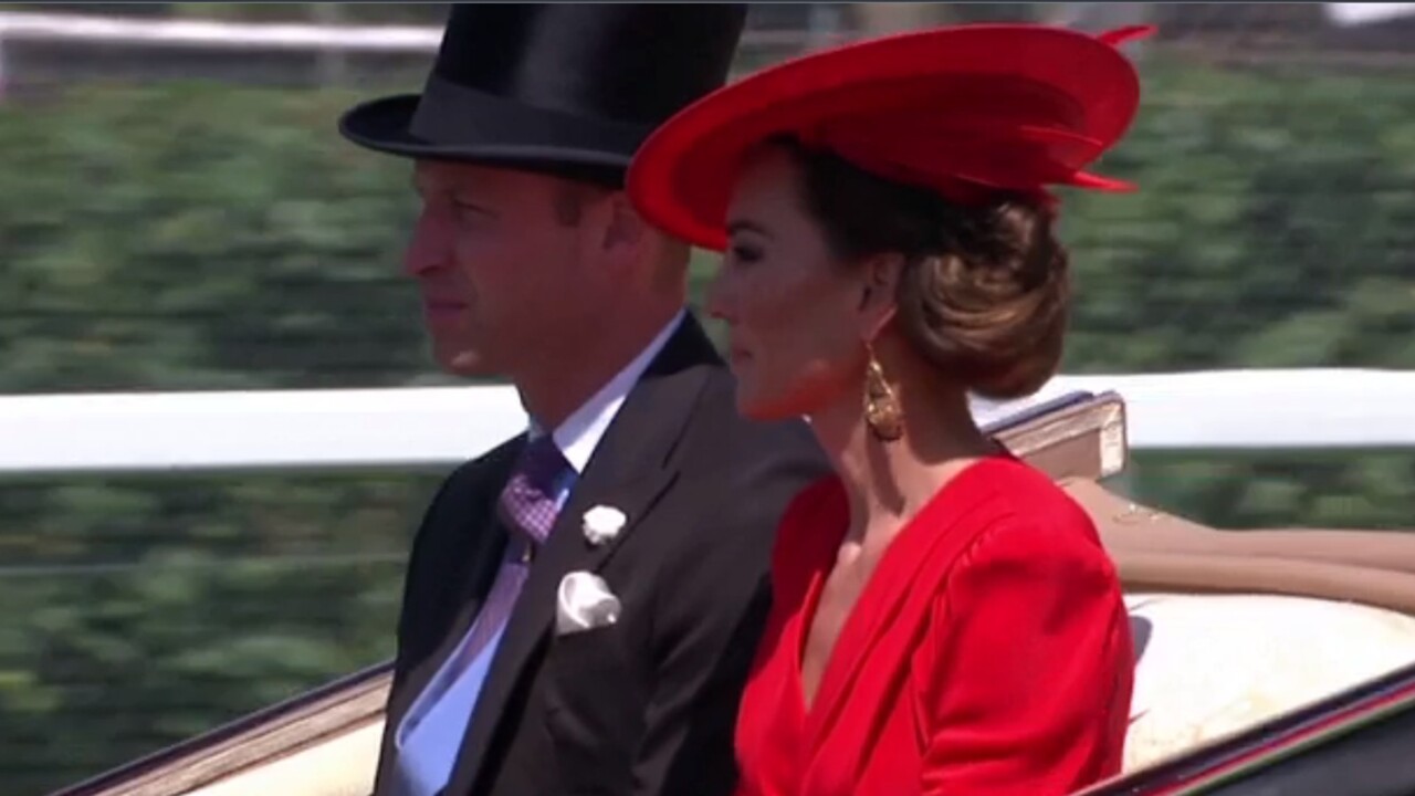 Royal family enjoy sunny skies in Royal Ascot procession