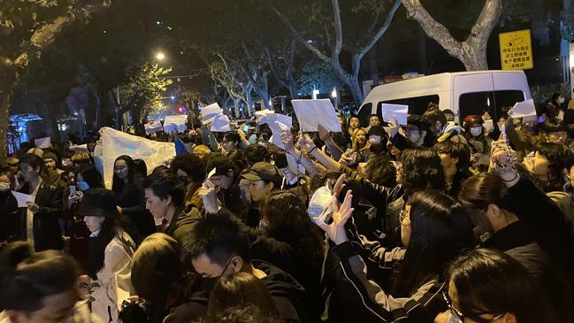 In Shanghai, a crowd chanted calls for Xi Jinping to step down, a rare act of political defiance reflecting growing public frustration with his “zero Covid” demands. Picture: Twitter