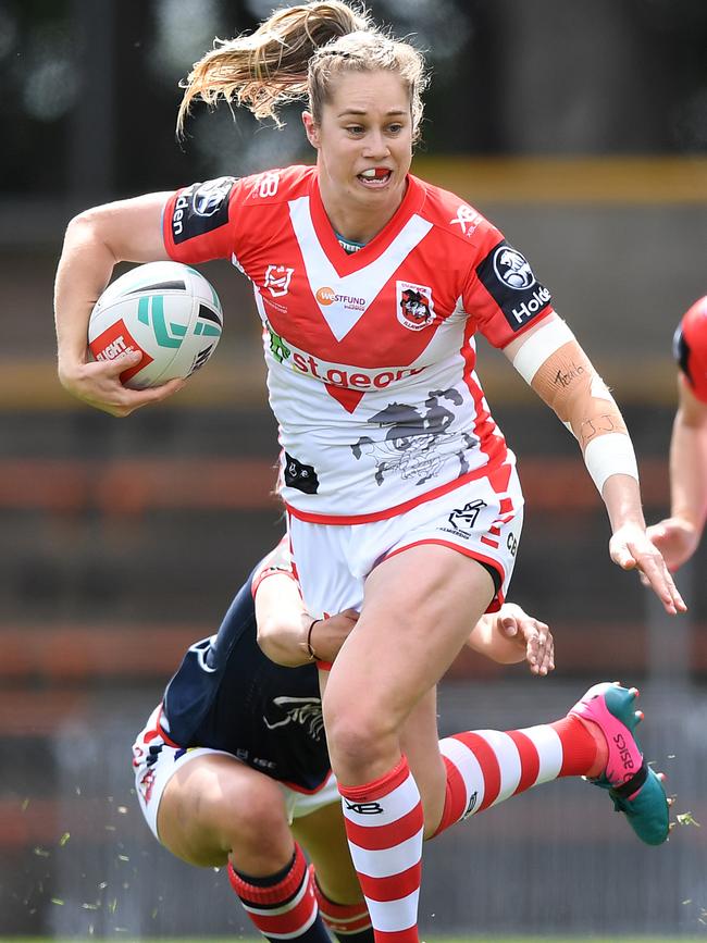 Kezie Apps breaks away from a Sydney Roosters tackle last Sunday. Picture: AAP/Joel Carrett