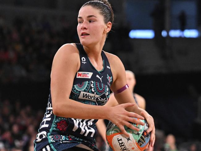 MELBOURNE, AUSTRALIA - JULY 07: Zara Walters of the Vixens looks to pass the ball during the round 13 Super Netball match between Melbourne Vixens and West Coast Fever at John Cain Arena, on July 07, 2024, in Melbourne, Australia. (Photo by Daniel Pockett/Getty Images)