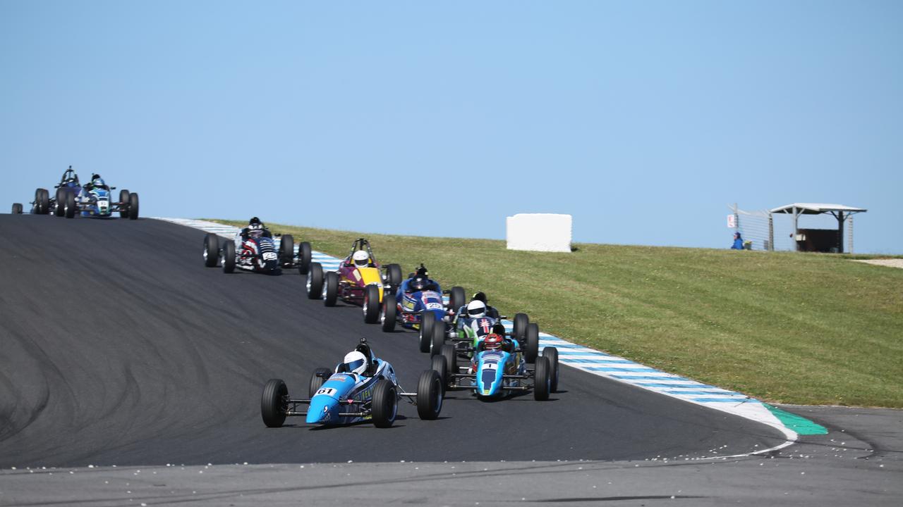 Reef McCarthy leads a pack of Speco/VHT Formula Vee’s. Image: Revved Photography.