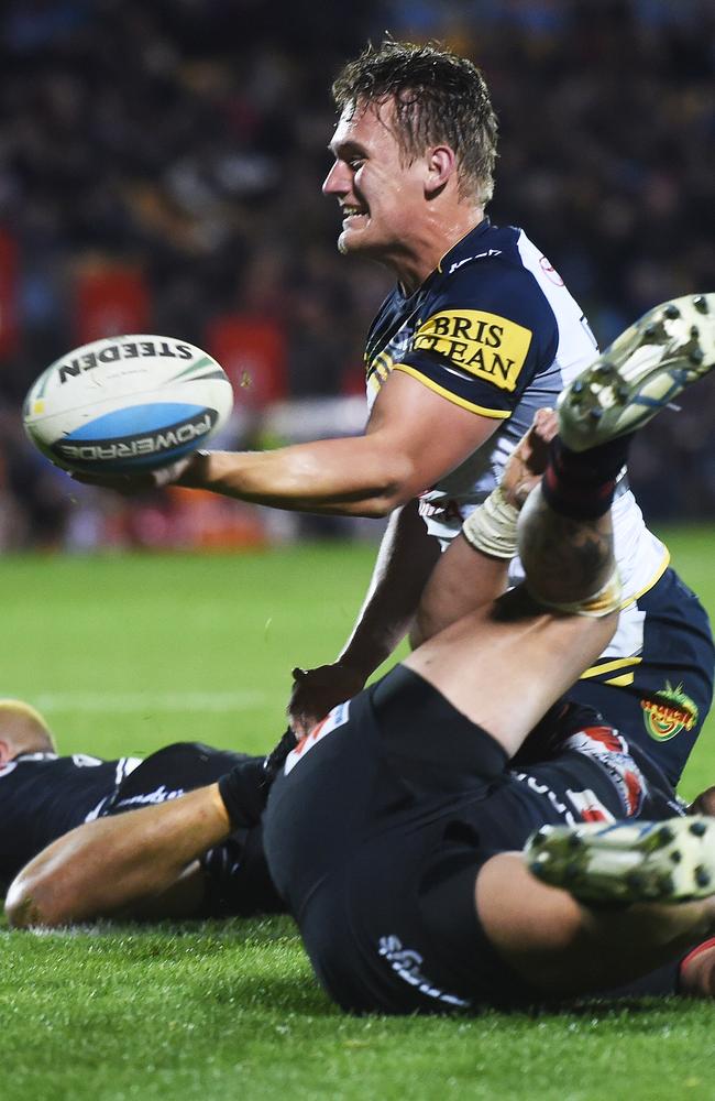 Coen Hess celebrates his try for the Cowboys during the NRL Rugby League match between the Vodafone Warriors and The North Queensland Cowboys at Mt Smart Stadium, Auckland, New Zealand. Saturday 22 August 2015. Copyright Photo: Andrew Cornaga / www.Photosport.nz