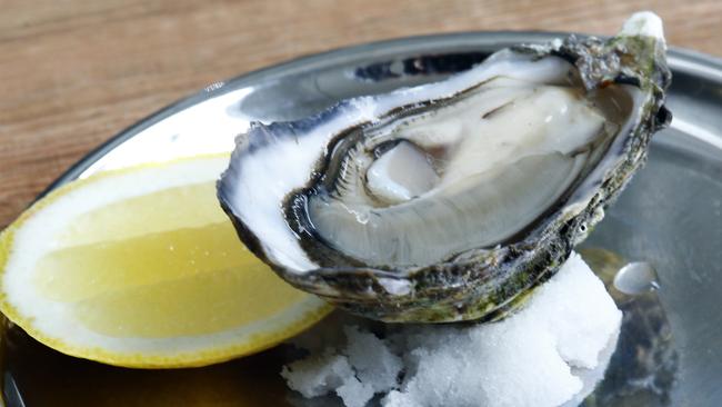 TASWEEKEND food and restaurant pix at Franklin to go with Graeme Phillips' review, picture of the Oyster