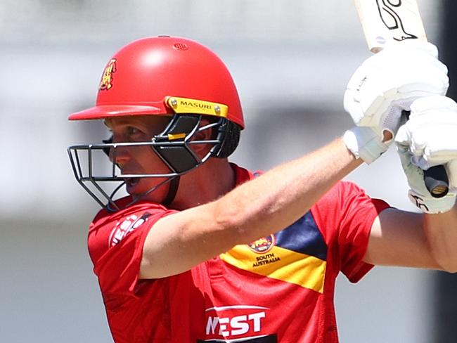 BRISBANE, AUSTRALIA - OCTOBER 25: Nathan McSweeney of South Australia bats during the ODC match between Queensland and South Australia at Allan Border Field, on October 25, 2024, in Brisbane, Australia. (Photo by Chris Hyde/Getty Images)