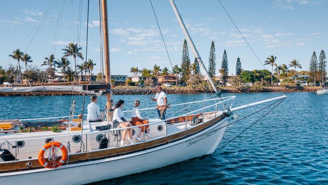 Indigenous storytelling with Saltwater Eco Tours. Picture:Tourism and Events Queensland.