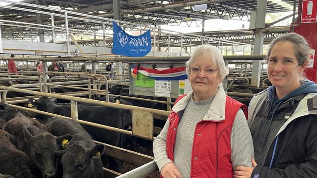 Annette and Michelle Smith from Byawatha won the best-presented pen at the Wangaratta feature store sale, with their Angus steer weaners making $1490.