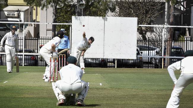 It was a spirited bowling performance against a solid UNSW side. (AAP IMAGE -Flavio Brancaleone)