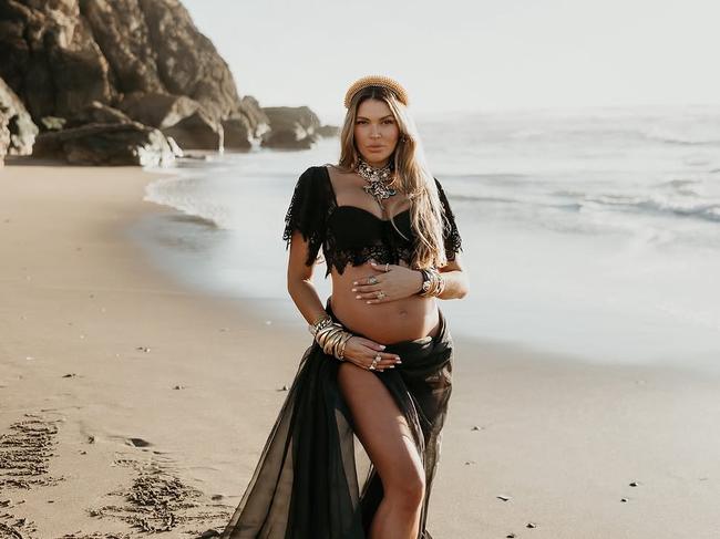 **FOR THE WEEKEND TELEGRAPH** Bella Hunter shares pregnancy photos on instagram. https://www.instagram.com/p/DFrTlQERb98/