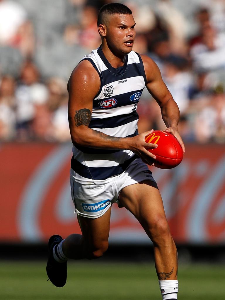 Parfitt bursts through the middle of the ground in round 1. Picture: Dylan Burns/AFL Photos via Getty Images