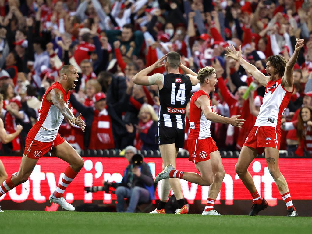 Franklin (L) and Hickey (R) celebrate Sydney’s 2022 prelim final win over Collingwood. Picture: Phil Hillyard