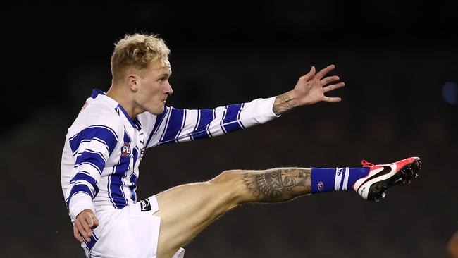 AFL Round 19. Carlton v North Melbourne at Marvel Stadium, Melbourne. 24/07/2021. Jaidyn Stephenson of the Kangaroos kicks a goal during the 1st qtr. . Pic: Michael Klein