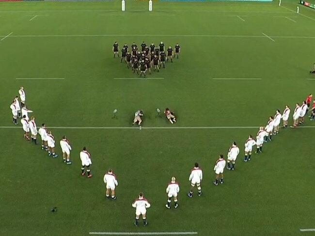 England try to psyche out the All Blacks.