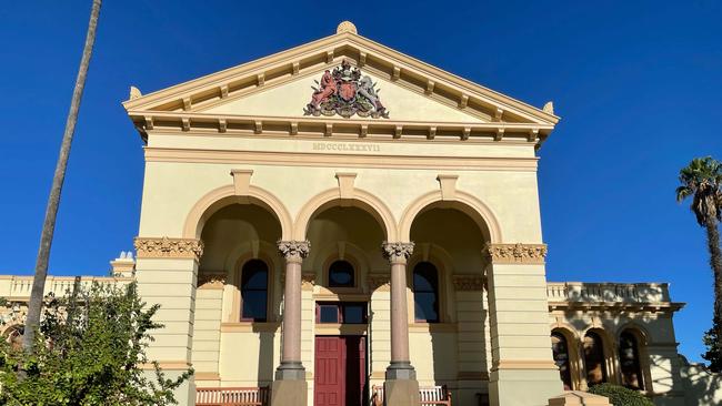 Dubbo Courthouse.