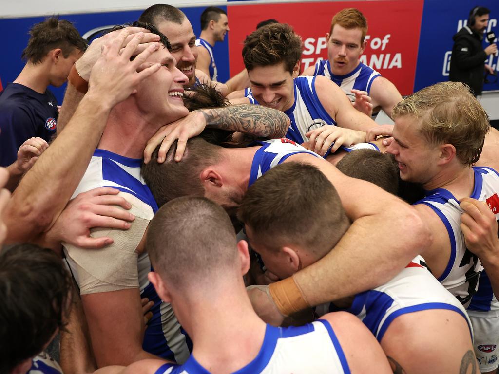 The Kangaroos sing the song for the first time in 288 days. Picture: Paul Kane/Getty Images)