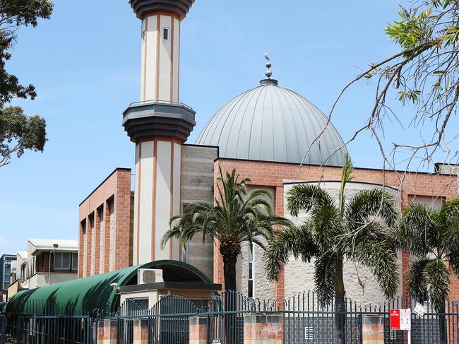 Australia's largest Muslim school, Malek Fahd Islamic School, is facing imminent closure after New South Wales Board of Studies inspectors recommended its registration not be renewed in 2014.