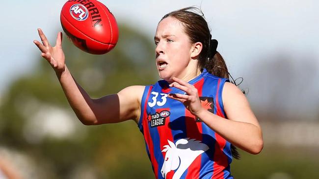 Fleming featured in a flag for the Oakleigh Chargers last year in just her third match. Picture: AFL Photos