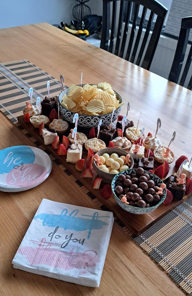 A little spread for a little gender reveal. Note the little babies!