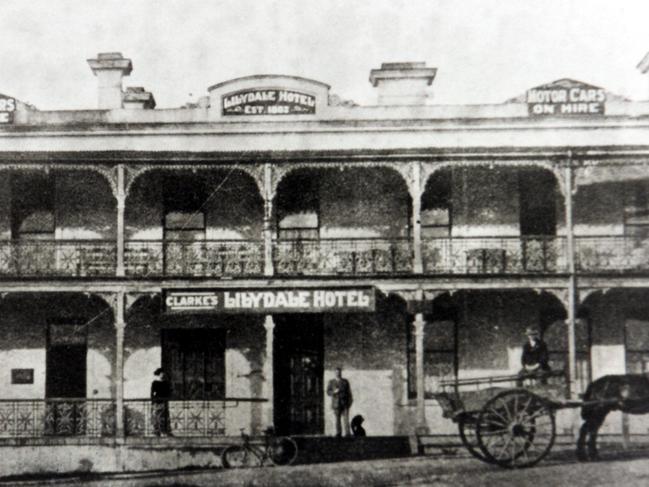 Lilydale Hotel built in 1862, was once used by Cobb &amp; Co horses.