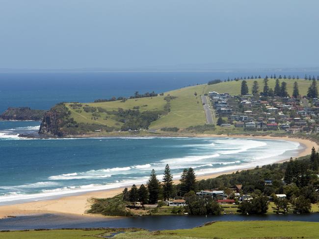 The small township of Gerringong and Werri Beach one of the South Coast's best surf beaches, NSW.